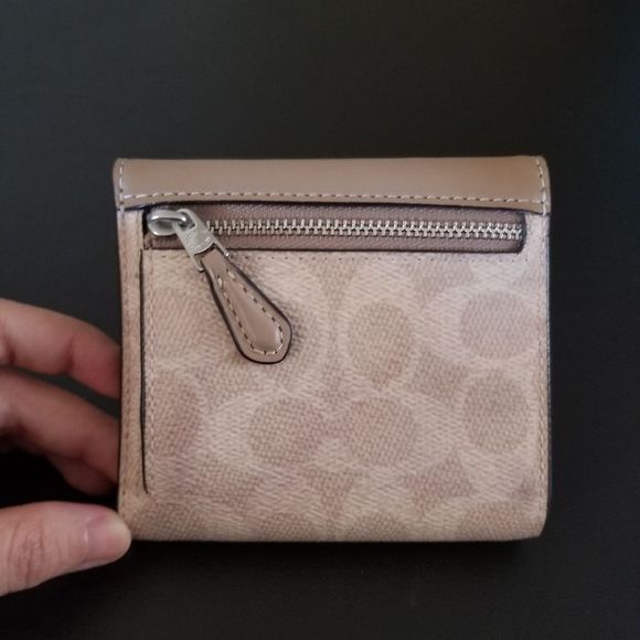 Coach Wallet - Picture 7 of 7